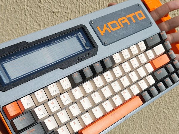 Read more about the article The KOAT0 Is a VFD-Outfitted Cyberdeck Terminal