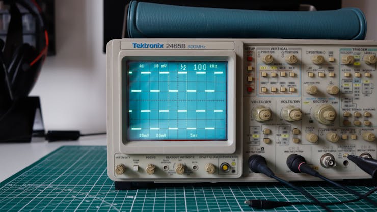 This Tektronix Scope, a Dumpster Dove Treasure, Lives Again After a Little  Surgery - Hackster.io