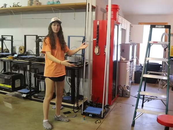 Read more about the article Emily Engineers a 10-Foot-Tall 3D Printer
