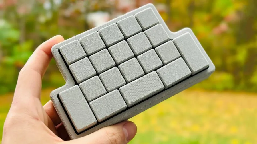 Joe Scotto's Inspired by the Long-Lost Frogpad One-Handed Keyboard