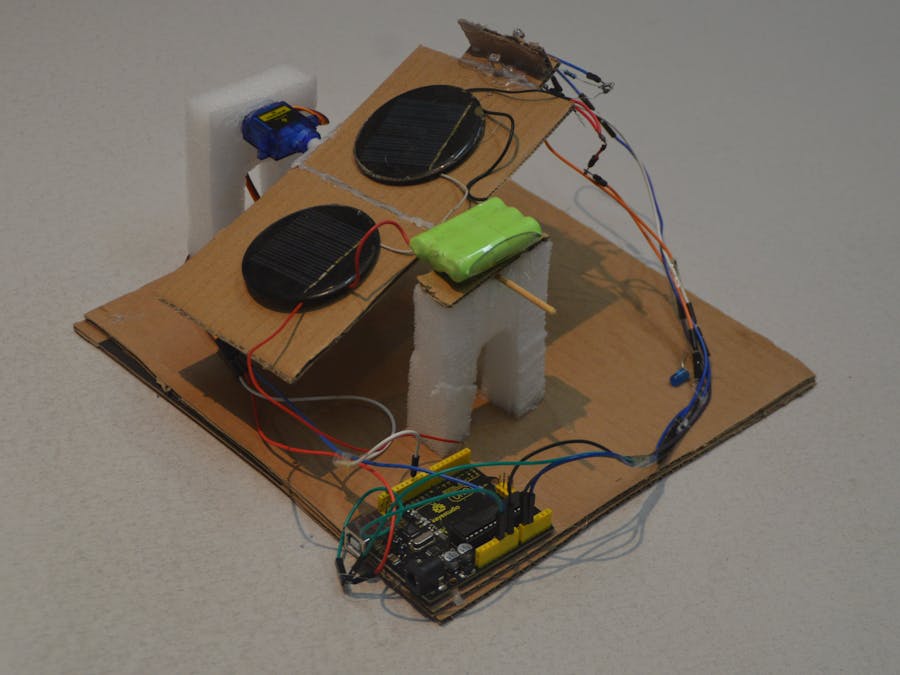 Single-Axis Automatic Solar Tracker