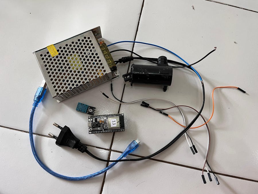ESP32 Smart Automatic Fire Extinguiser with DHT11
