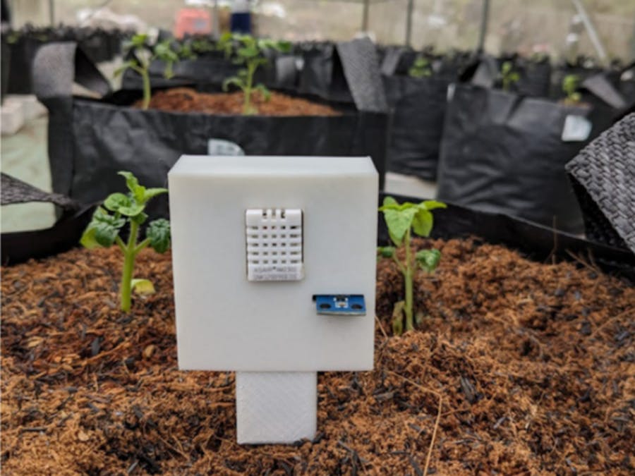 Automatic Green House with Solar Panel