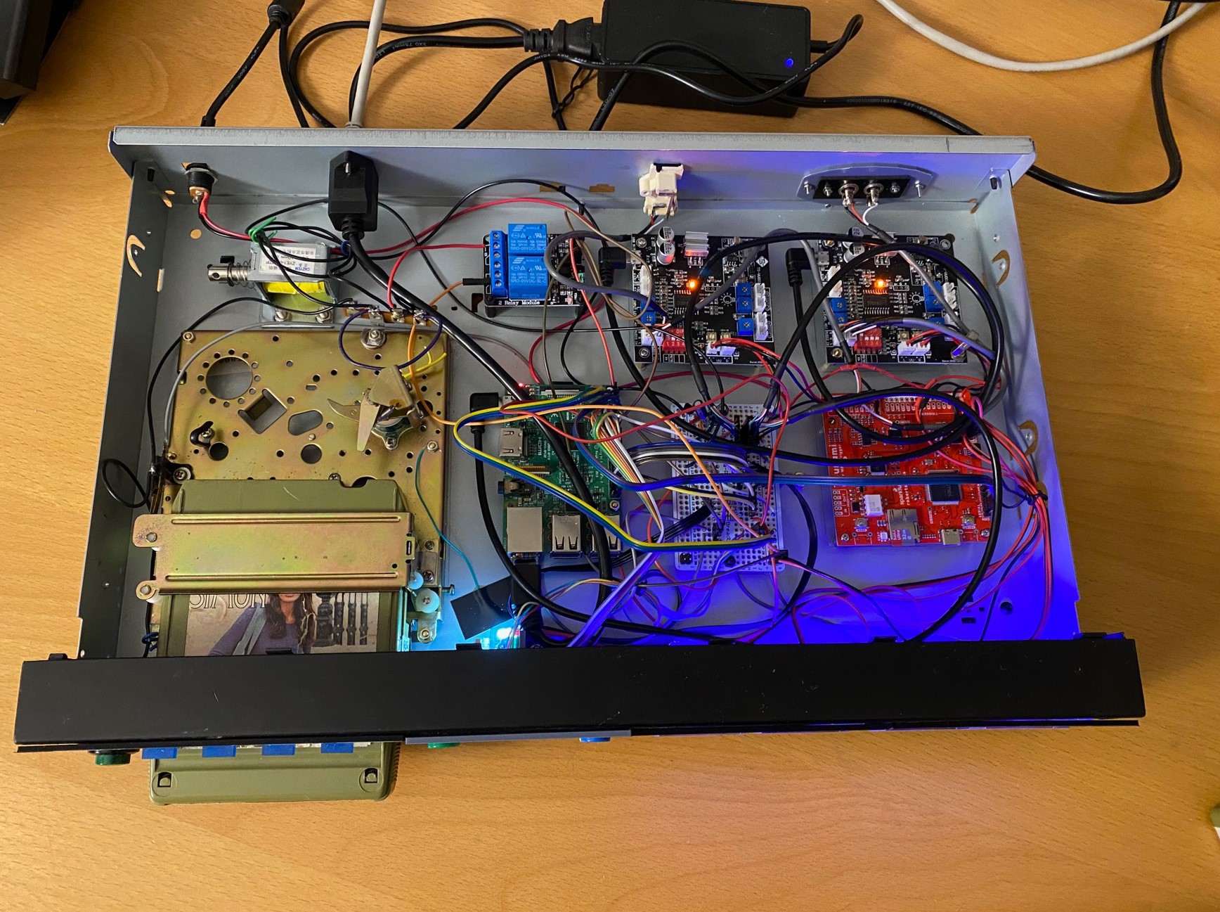 This Pi-Powered Device Plays 8-Track Tapes Without Degrading Them