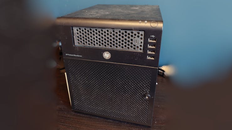 Liam Jackson Saves an Old HP MicroServer From the Scrapheap with a
