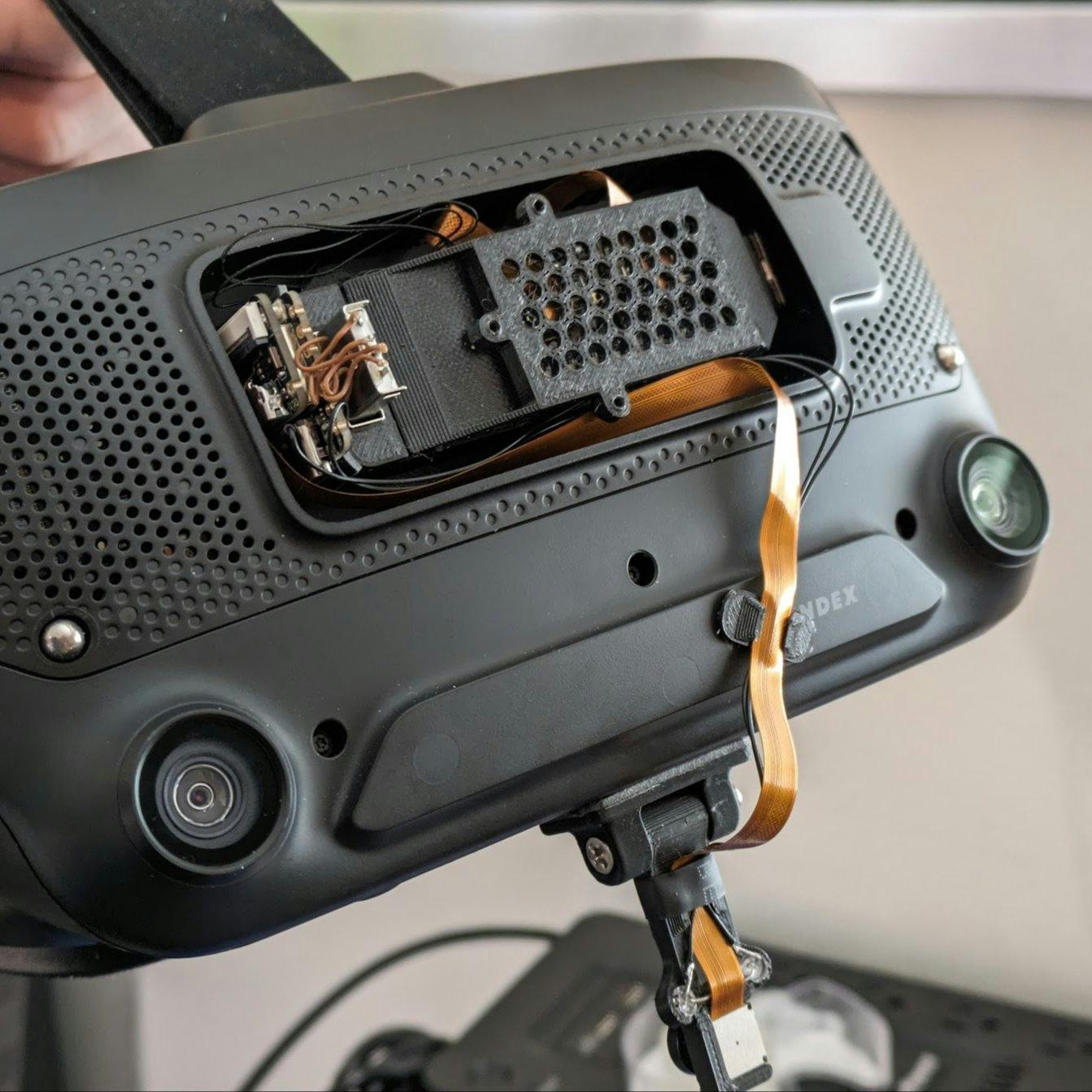 Valve Index アイトラッキング付き Add Eye-Tracking Hardware to a Valve Index VR Headset - Hackster.io