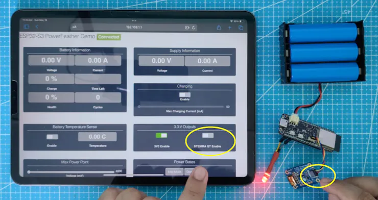 STEMMA QT 3.3 V output disabled, green LED on STEMMA QT module off