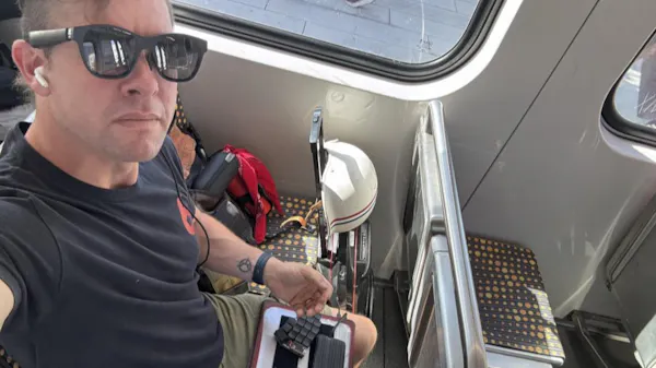 This Wearable Computing Rig Combines Augmented Reality, Ergonomic ...