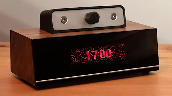 Simon Boak's Upcycled Forth Clock Features a Raspberry Pi Zero-Powered ...