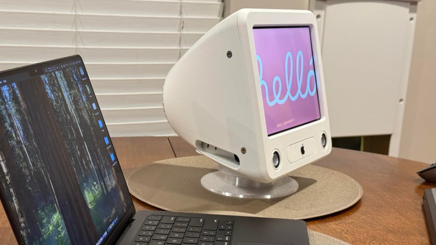 Macデスクトップ you Jerrod Hofferth's Half-Sized eMac Mini Might Be the Cutest M4 Mac