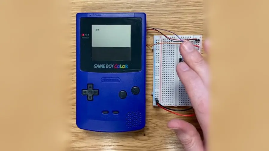 Allison Parrish Turns the Nintendo Game Boy Color Into an Optical
