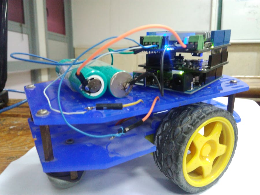 Wireless robot controlled by pointing with your smartphone o - Arduino ...