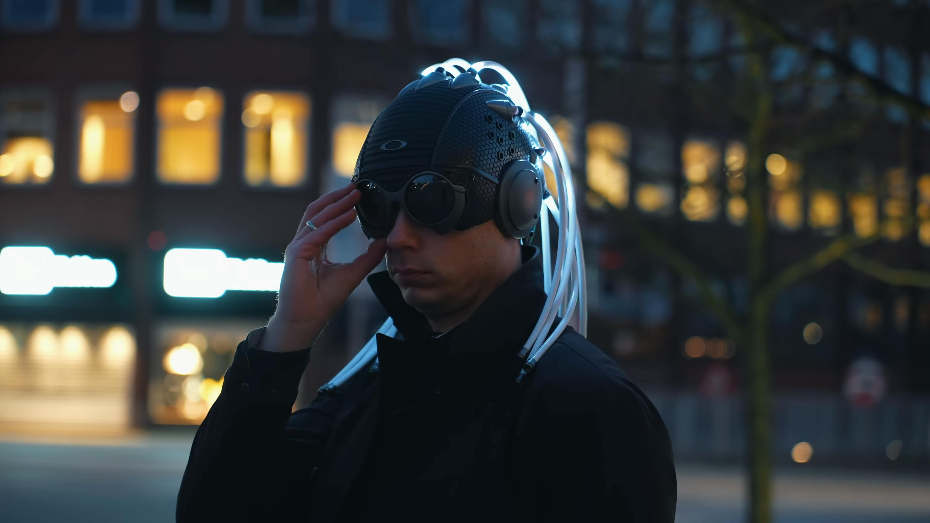 Zibartas Brought Back the Legendary Oakley “Medusa” Headgear