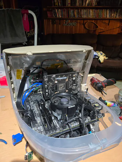 Rick Norcross Gifts His Wife a Classic Apple iMac G3 — with an AMD