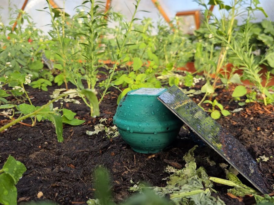CarroTech: a low-power reliable smart farming device