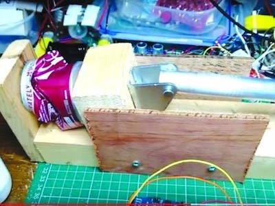 Crush Cans with an Arduino-Powered Arm