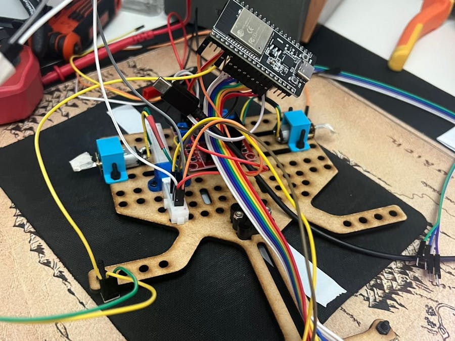 Carro Dual: Modo RC & Line Follower (ESP-32 e Firebase)