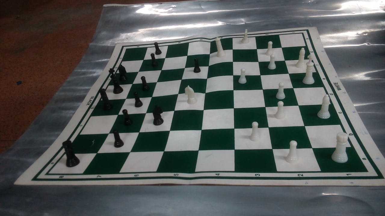 Wireless Arduino Powered Chess - En passant, castling, illegal move  handling, gui, etc 