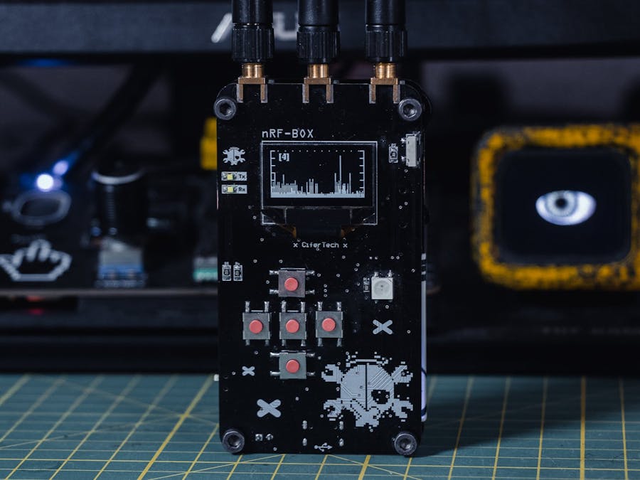 ESP32-Powered Tool to Scan, Jam & Spoof BLE, Wi-Fi - nRFBox