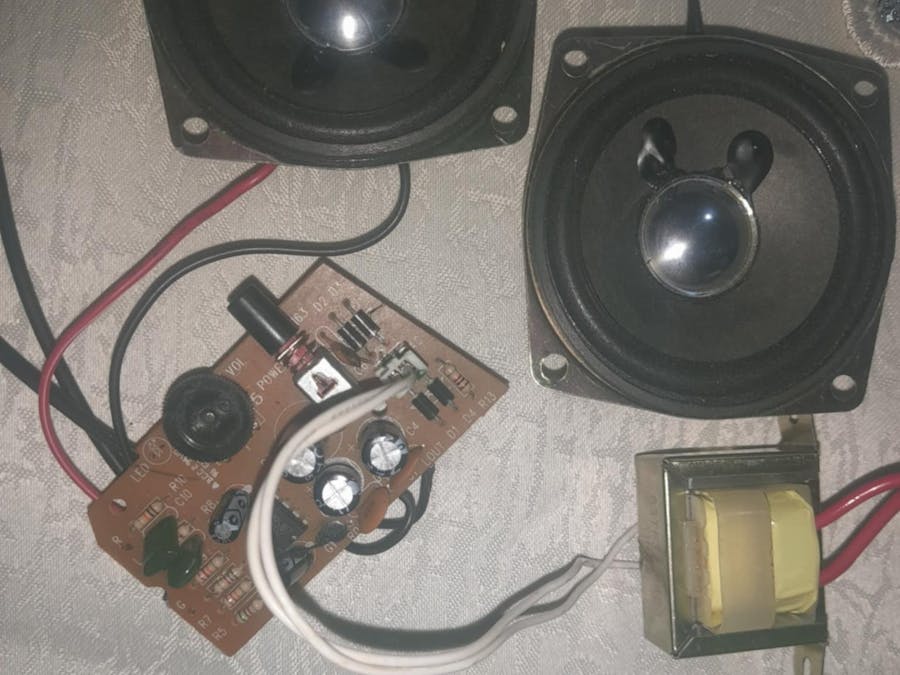 Stereo Amplifier Using TDA2822