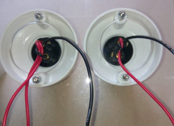 lamp holders connection