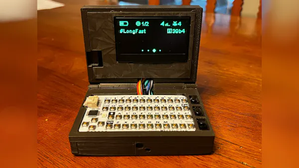 This 3D-Printable Clamshell Case Makes for a Robust Heltec V3-Powered ...