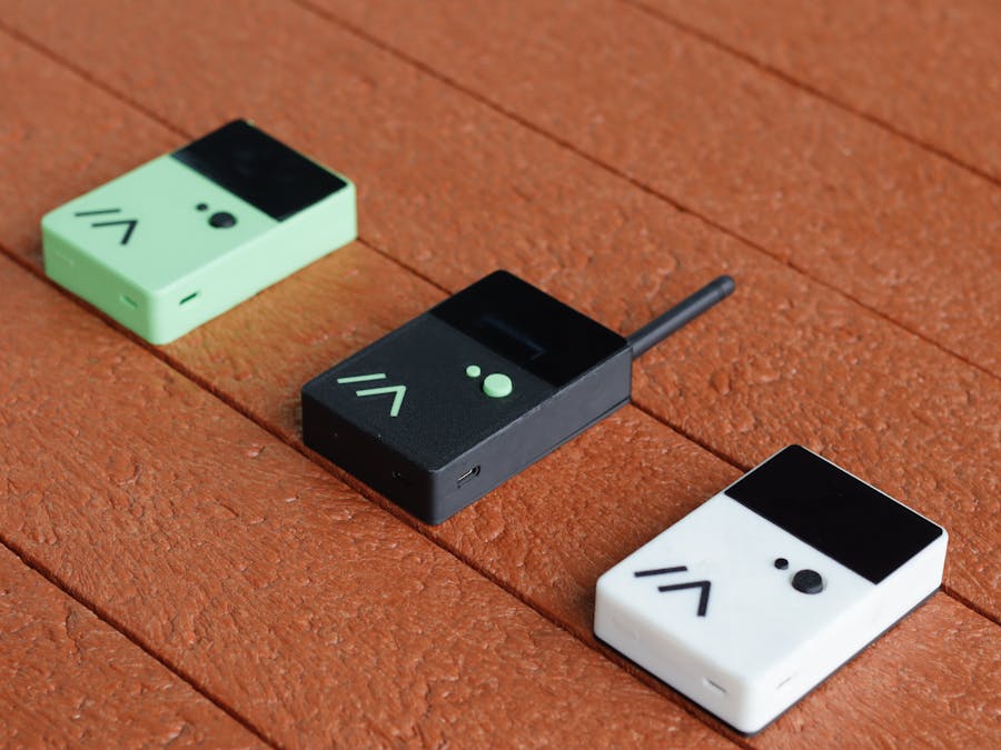 PocketMesh Bank - an everyday power bank + Meshtastic node