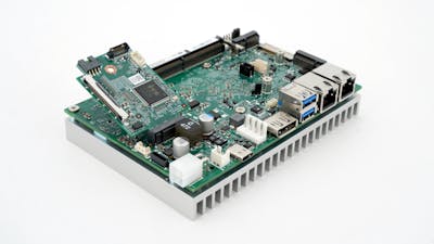 FORTEC Built-in coloca o Atom x7211RE da Intel para trabalhar em automação industrial, Edge AI
