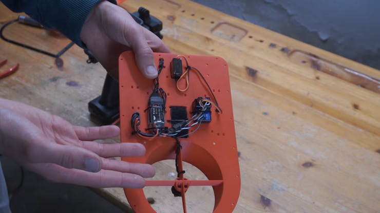 طراحی و ساخت هاورکرافت ValRC با استفاده از قطعات بازیافتی پهپاد 1 The hardware is fairly simple (📷: ValRC)