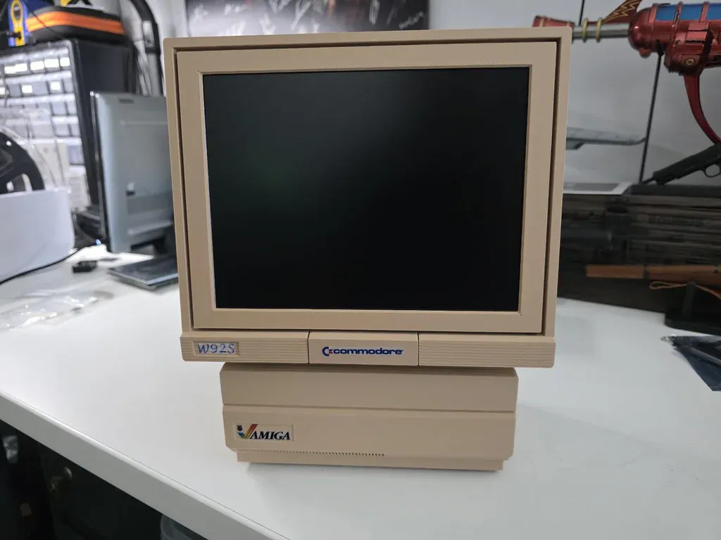 This Tiny 3D-Printable Commodore Amiga 2000 Hides a Raspberry Pi