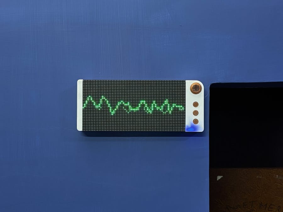 WaveFORM : the Background Sound Visualizer