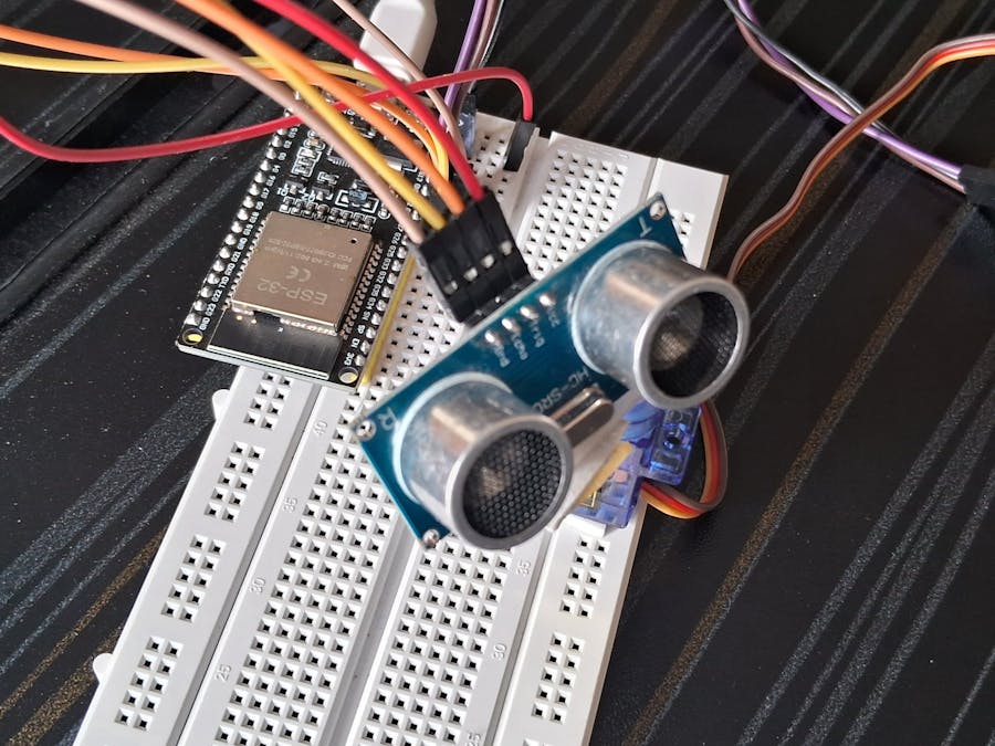 "ESP32 Ultrasonic Radar: A Real-Time Visualizer with Process