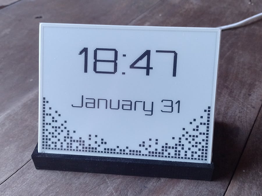 E-paper Internet clock