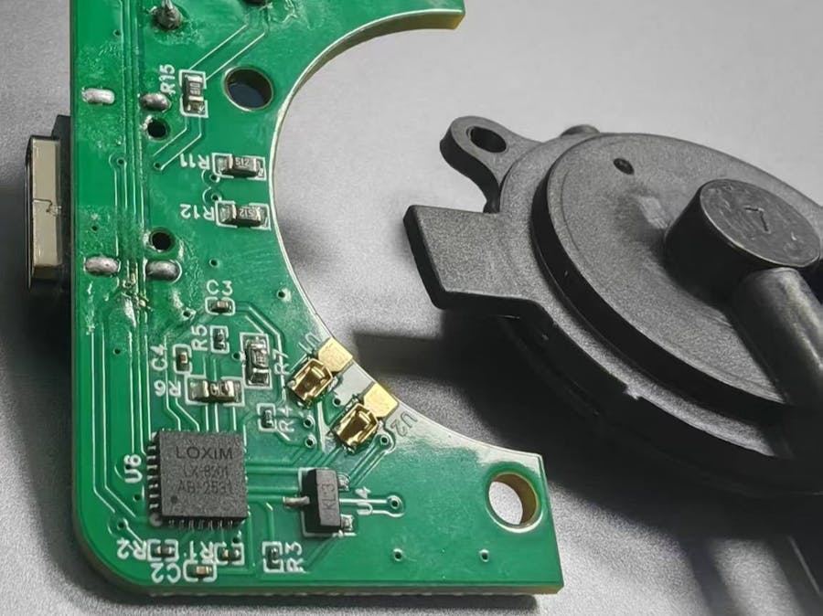 Driver PCB for piezo air pump in a head massager