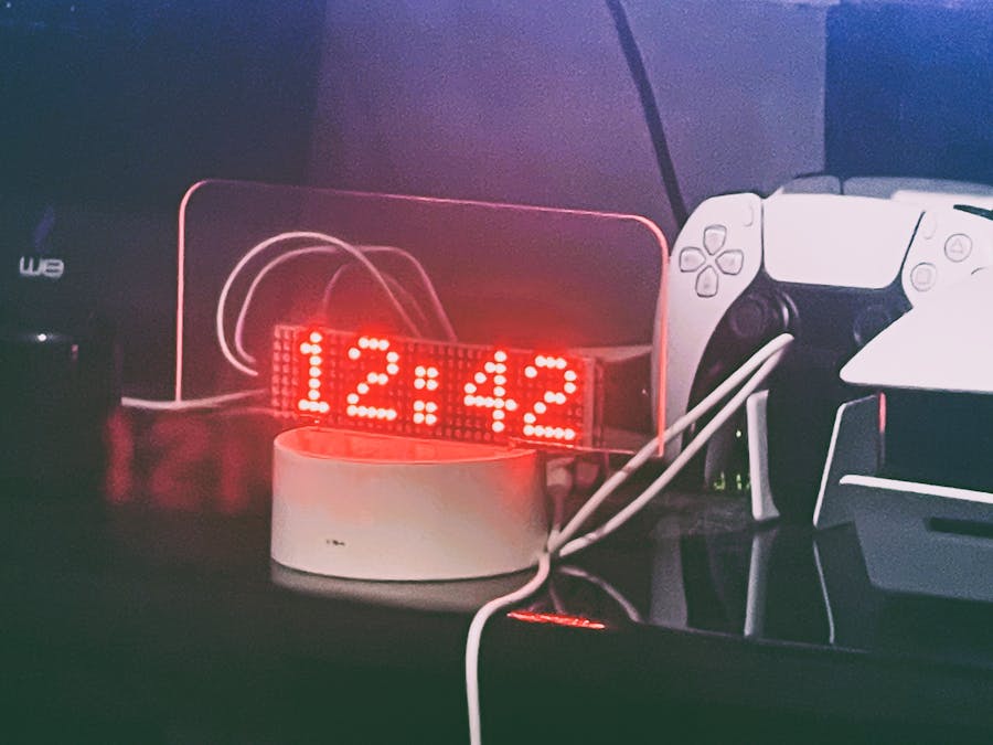 Smart Clock That Reacts to Your Smart Home in Real-Time - $5