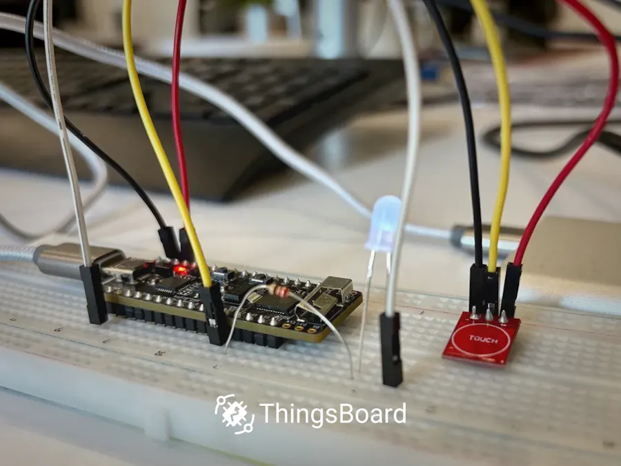 Connect ESP32 Lamp to ThingsBoard using MicroPython SDK