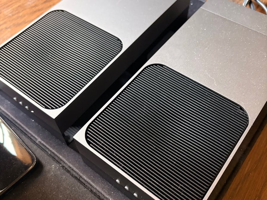 BrainiaK at home: Claude is left