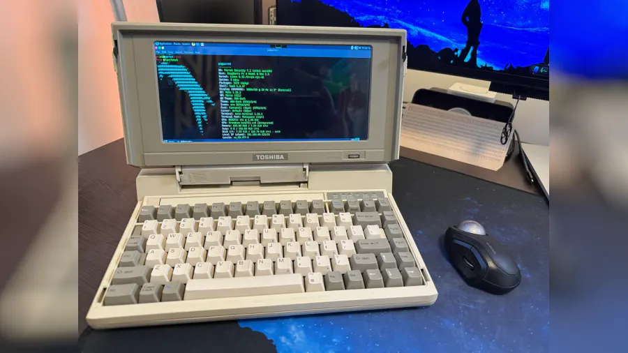 Uladzimir Kazakevich's Sleeper-Build Toshiba T1200 Upgrade Hides a