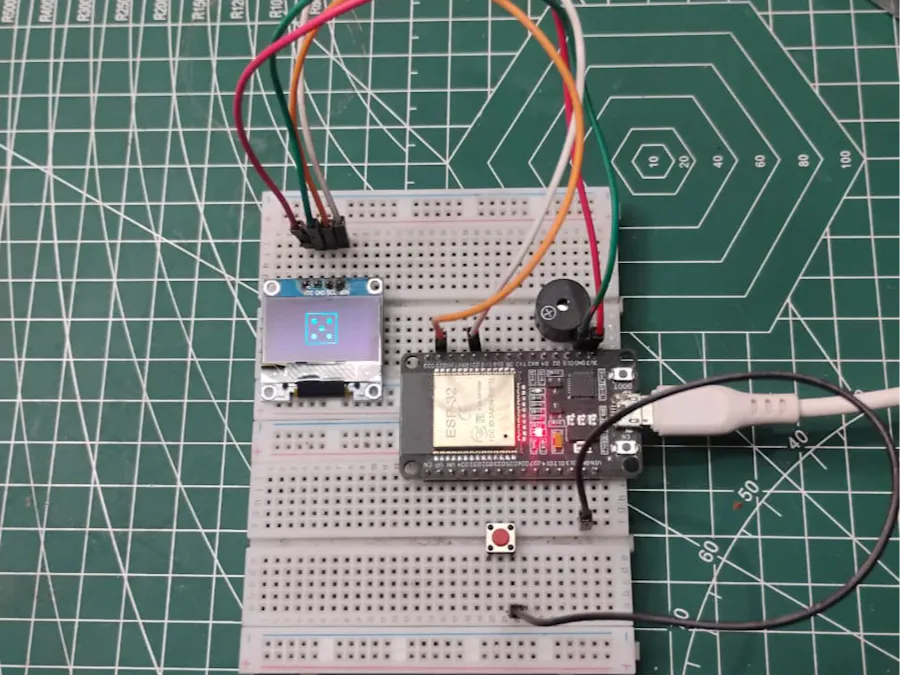 Normal Dice vs Smart Dice 😎 (ESP32 Build)