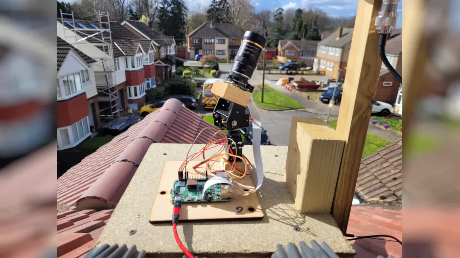 hackster.io - Przemek Wasinski Has Automated Plane-Spotting, via an ADS-B-Tracking Motorized Camera