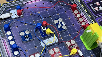 Reactor Rescue, juego de mesa con circuitos reales