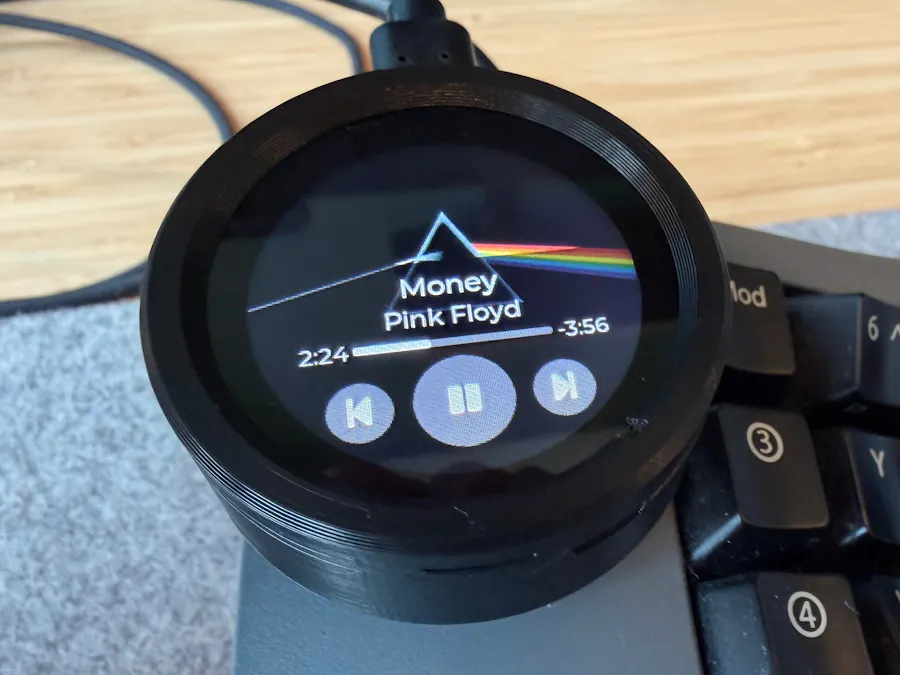 Build a MacOS “Now Playing” device with ESP32 + display