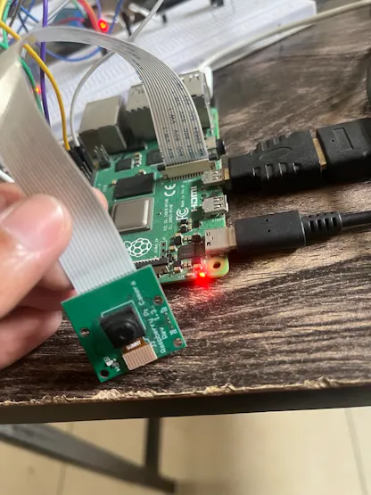 บอร์ด Raspberry Pi และการต่อสายไฟ