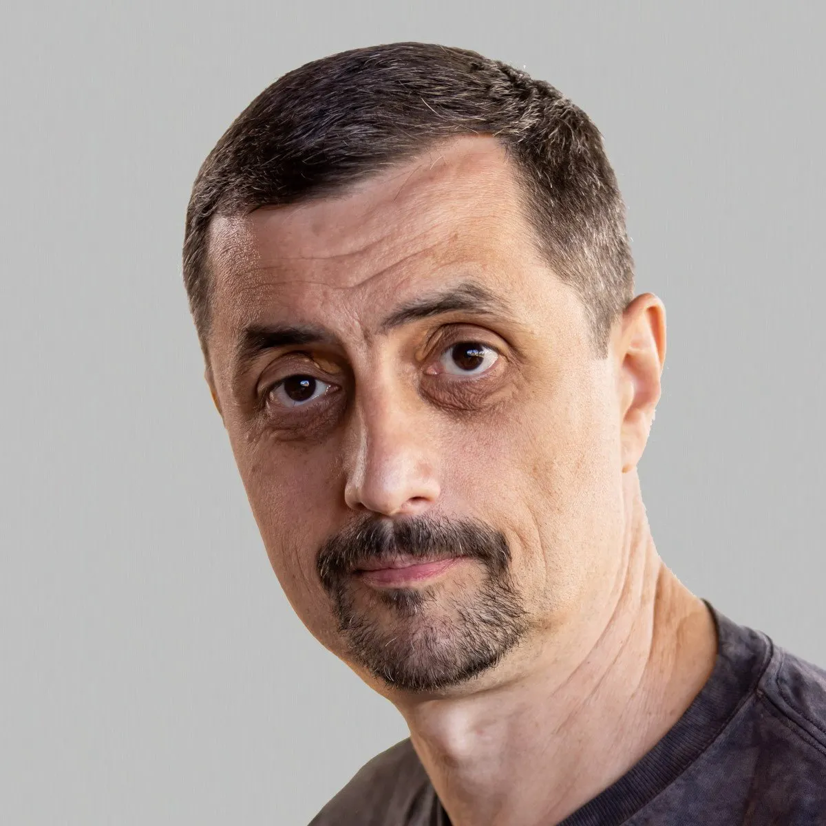 DmytroY