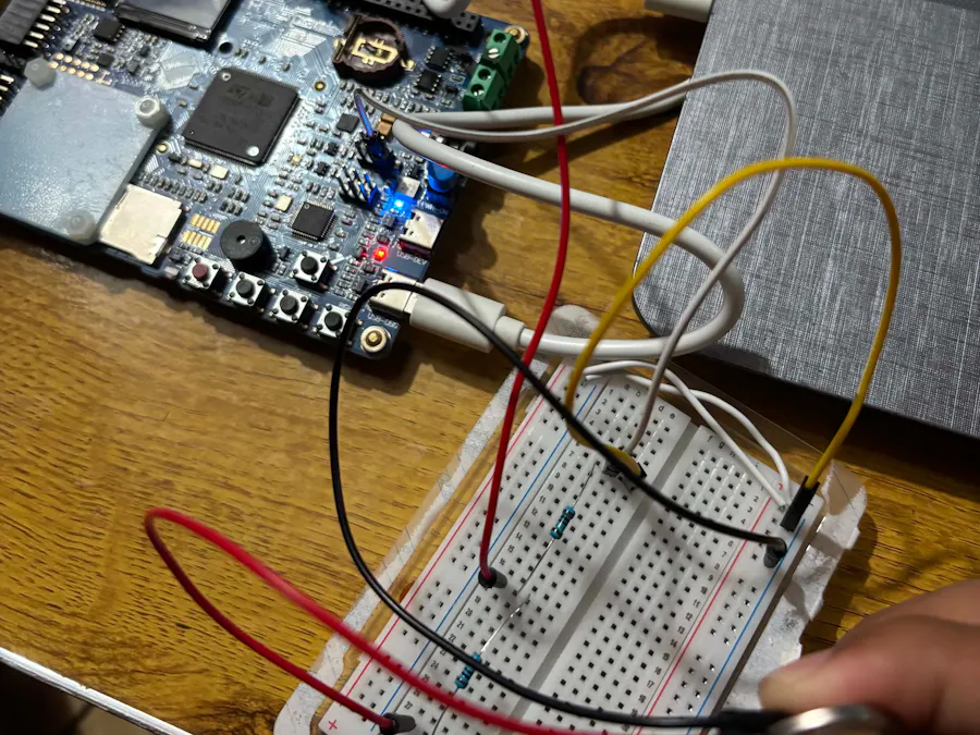 Coin Cell Voltage Monitor
