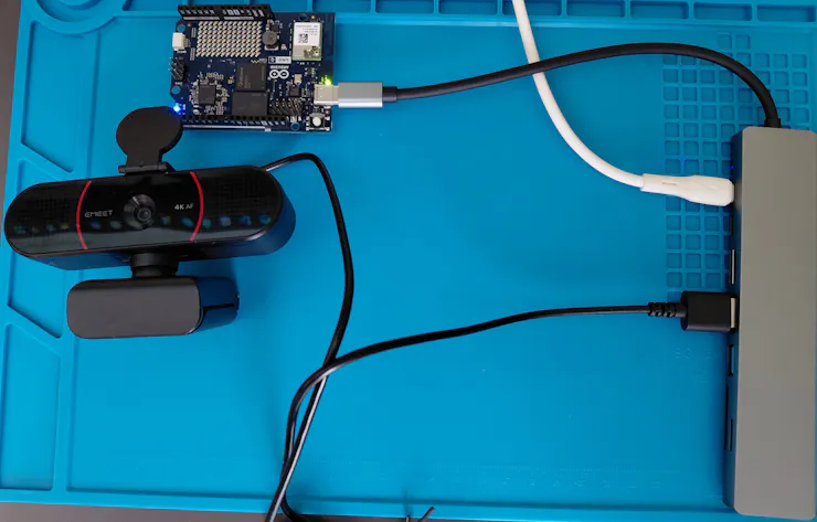 Hardware setup Arduino UNO Q
