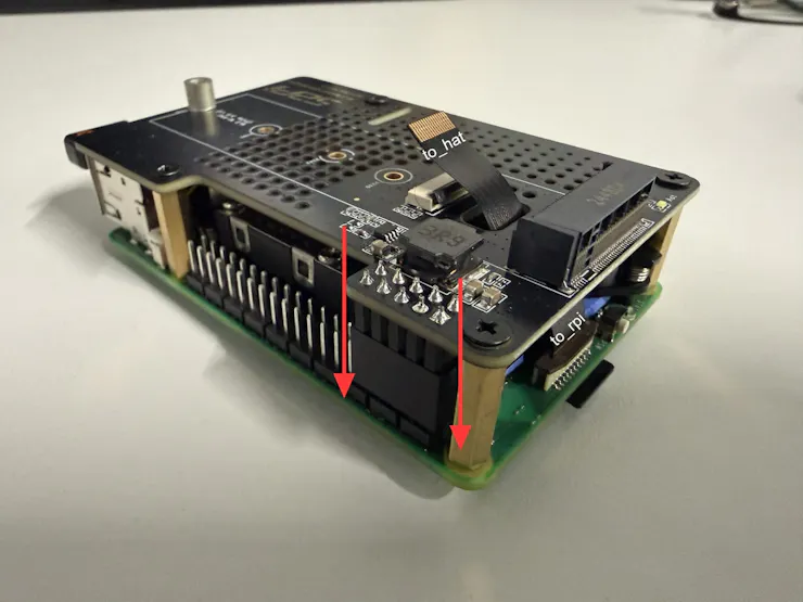 ล็อก PCIe Ribbon Cable