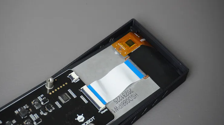PC display housing assembly