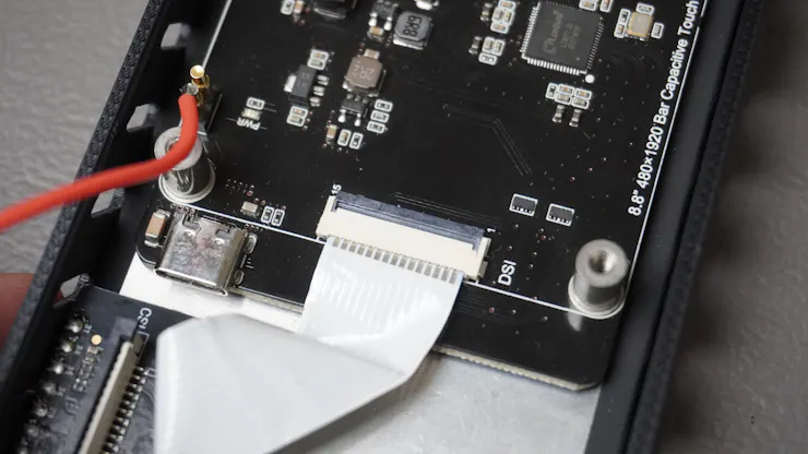 ESP32-P4 DSI cable and display assembly