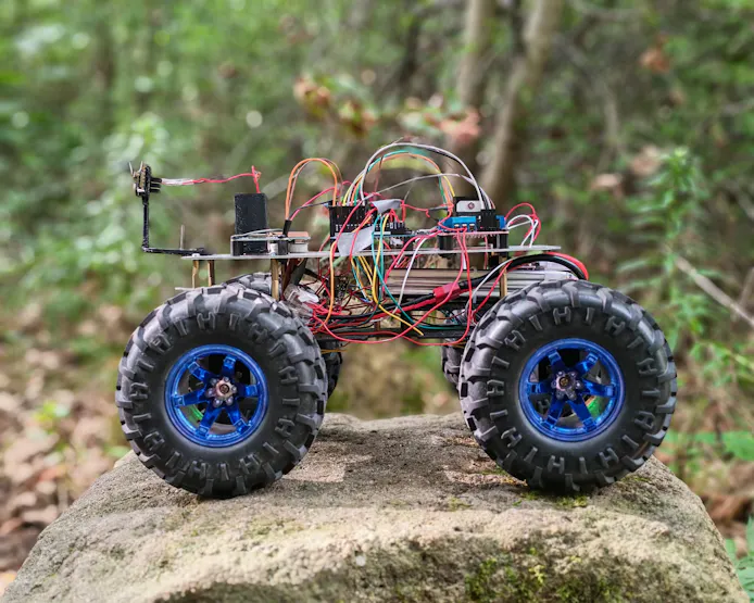 มุมเพิ่มเติมของ TerraGuard rover